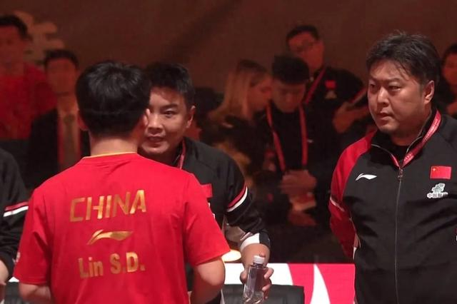 张本美和欲哭无泪,面对王曼昱真的毫无办法,之前曾被打哭多次