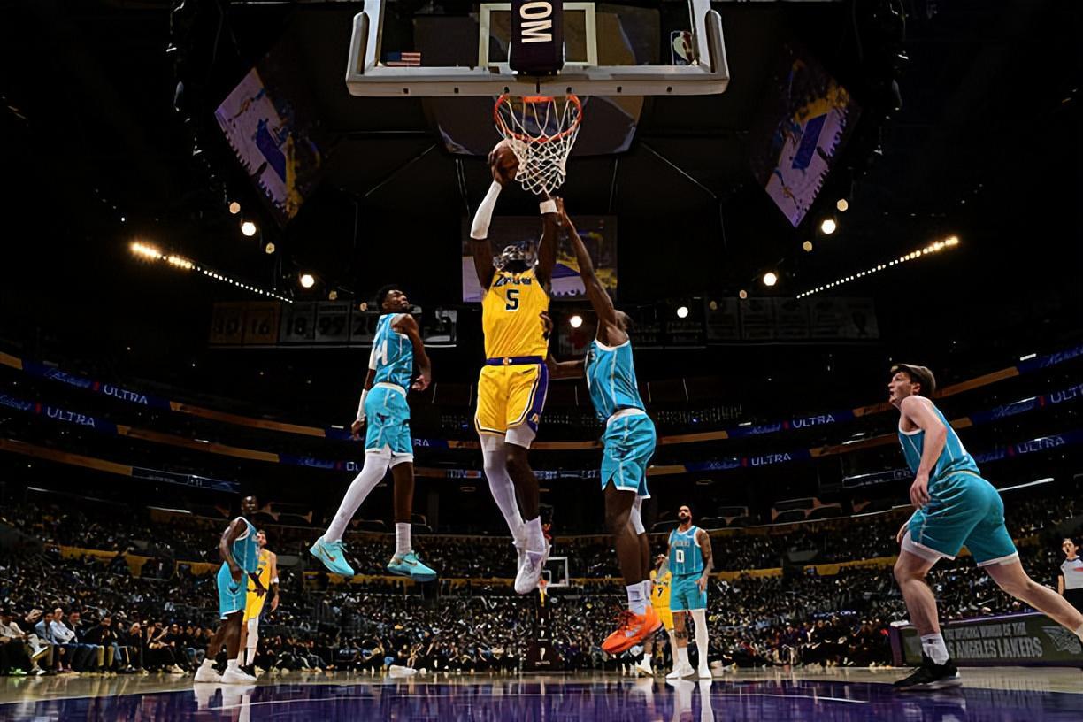 英雄联盟直播-依然是打酱油的角色！湖人还是没有给内线大将足够的支持和重视？