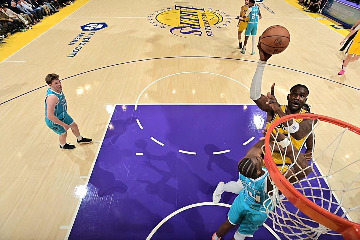 英雄联盟直播-依然是打酱油的角色！湖人还是没有给内线大将足够的支持和重视？