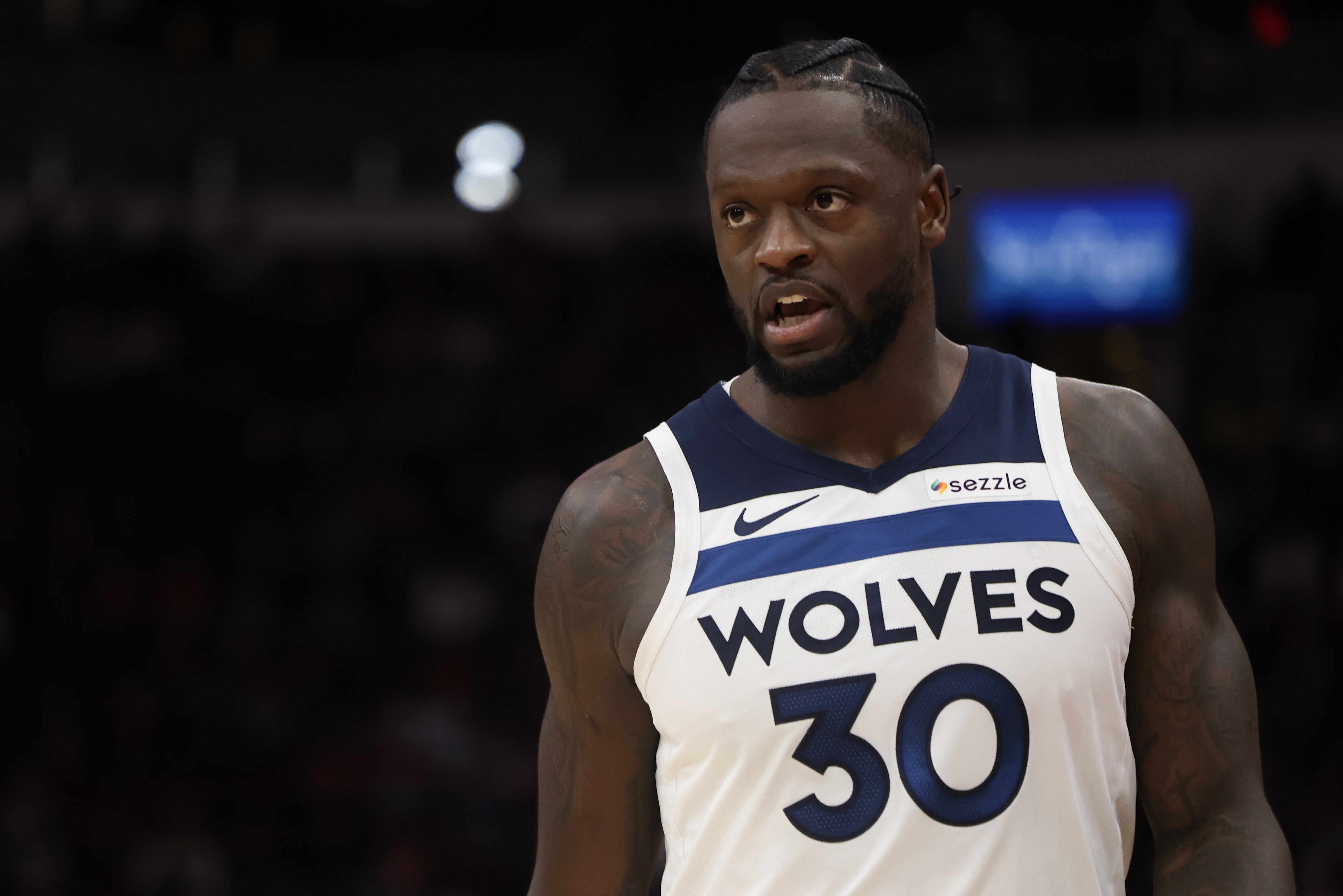 LOL赛事官网-兰德尔出战23分钟 15中7&amp;三分6中1拿18分7板2助 出现6失误